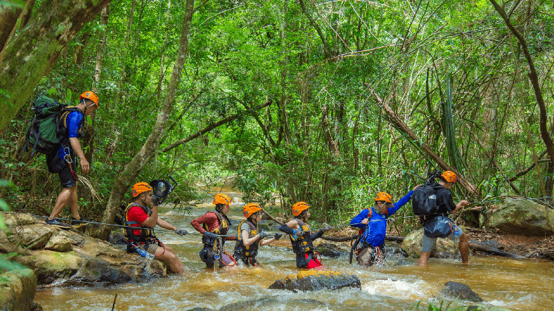 Explore Phi Lieng 2 days 1 night (1)